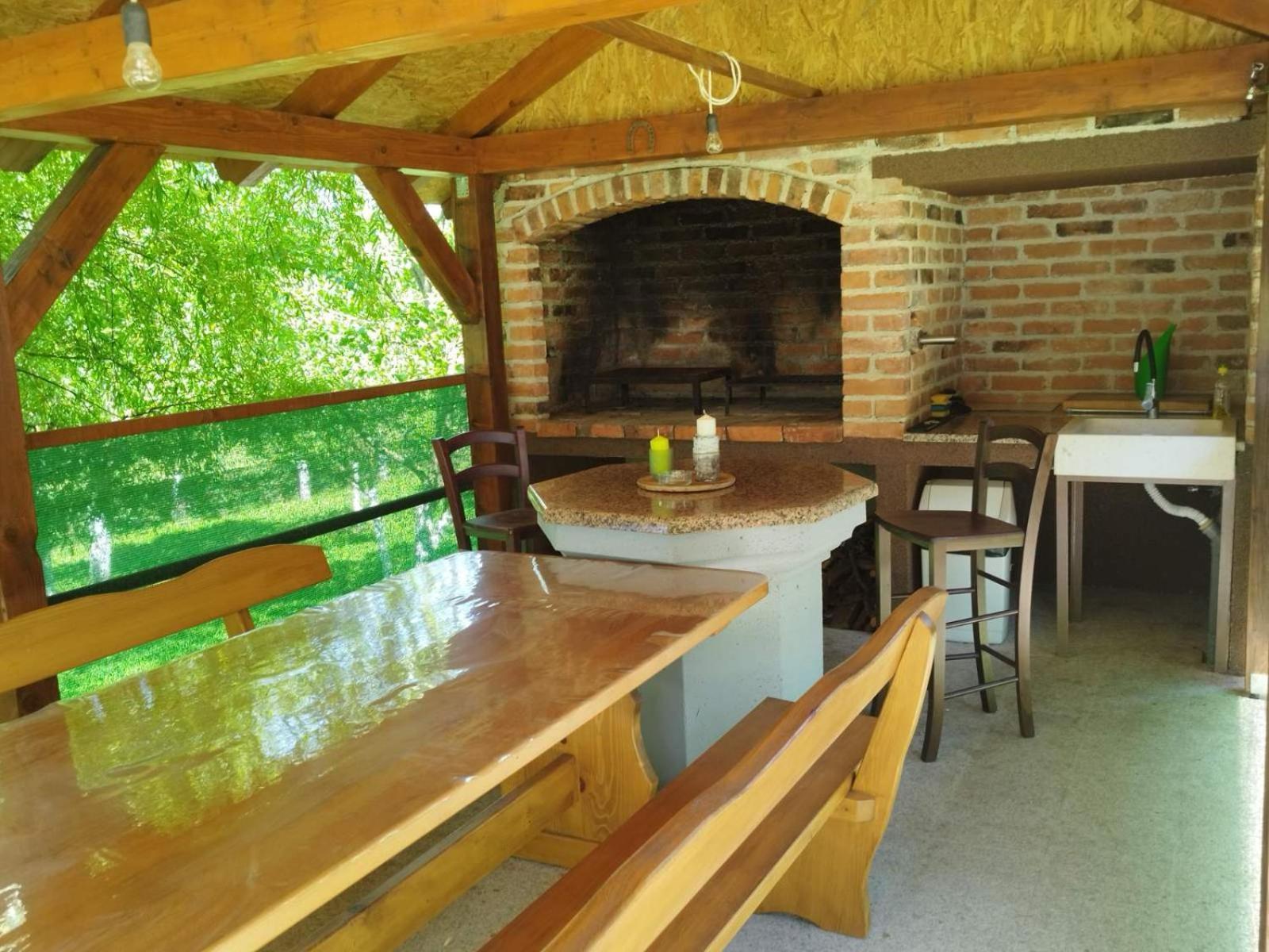 Holiday House Marija Villa Otocsán Kültér fotó