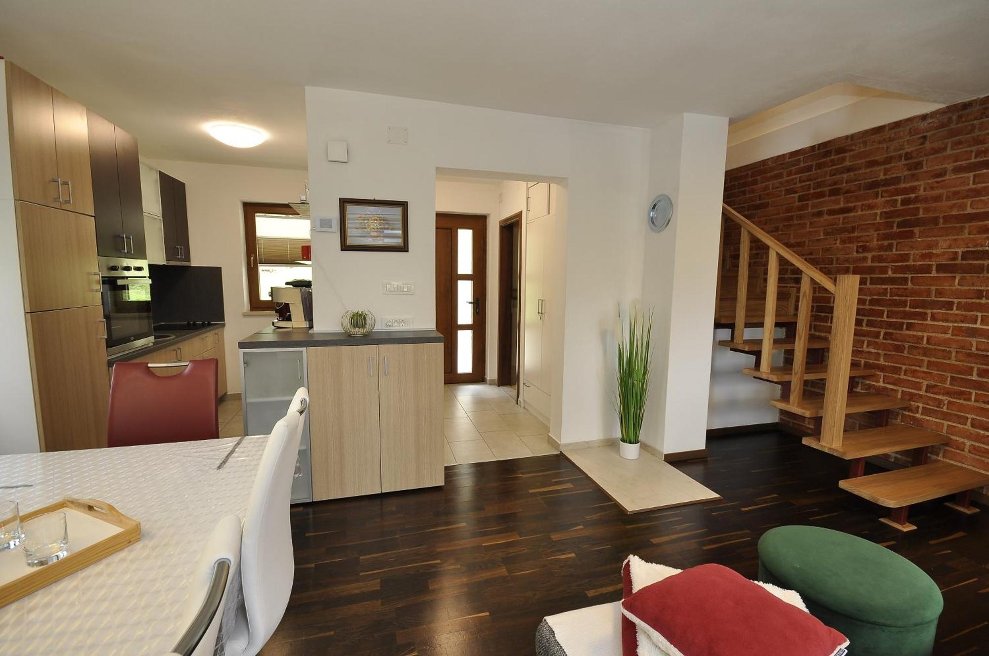 Holiday House Marija Villa Otocsán Kültér fotó